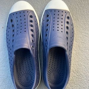 Native Jefferson Slip-On Sneakers Shoes Navy Blue Shell White Size M6/W8 Unisex